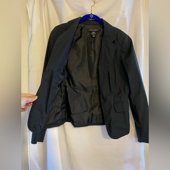 New York & Company Black Blazer w/ One Button and 2 Size Pockets Size 6 - Picture 3 of 11